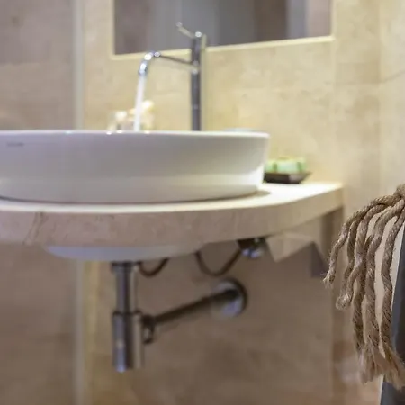 Charming Seafront With Garden And Patio Apartman Fertilia