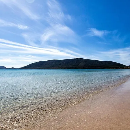 Charming Seafront With Garden And Patio Apartman