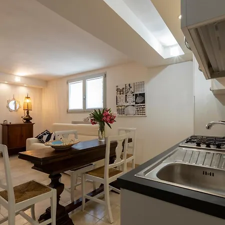 Apartment Charming Seafront With Garden And Patio Fertilia