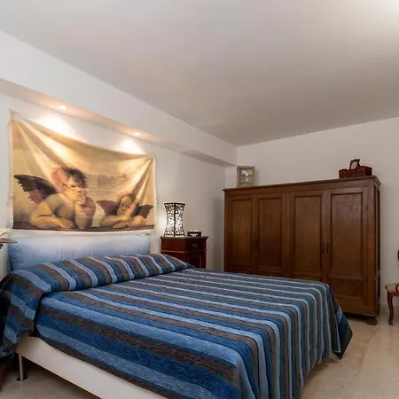 Charming Seafront With Garden And Patio * Fertilia